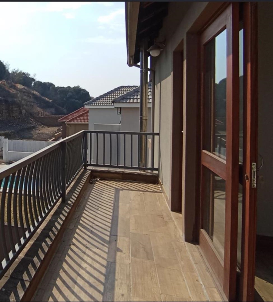 5 Bedroom Property for Sale in Xanadu Eco Park North West